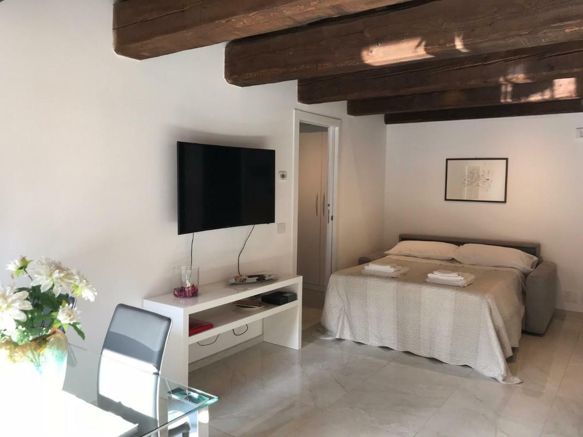 Moderno Affaccio Su Via Mazzini Apartment Ferrara Exterior foto