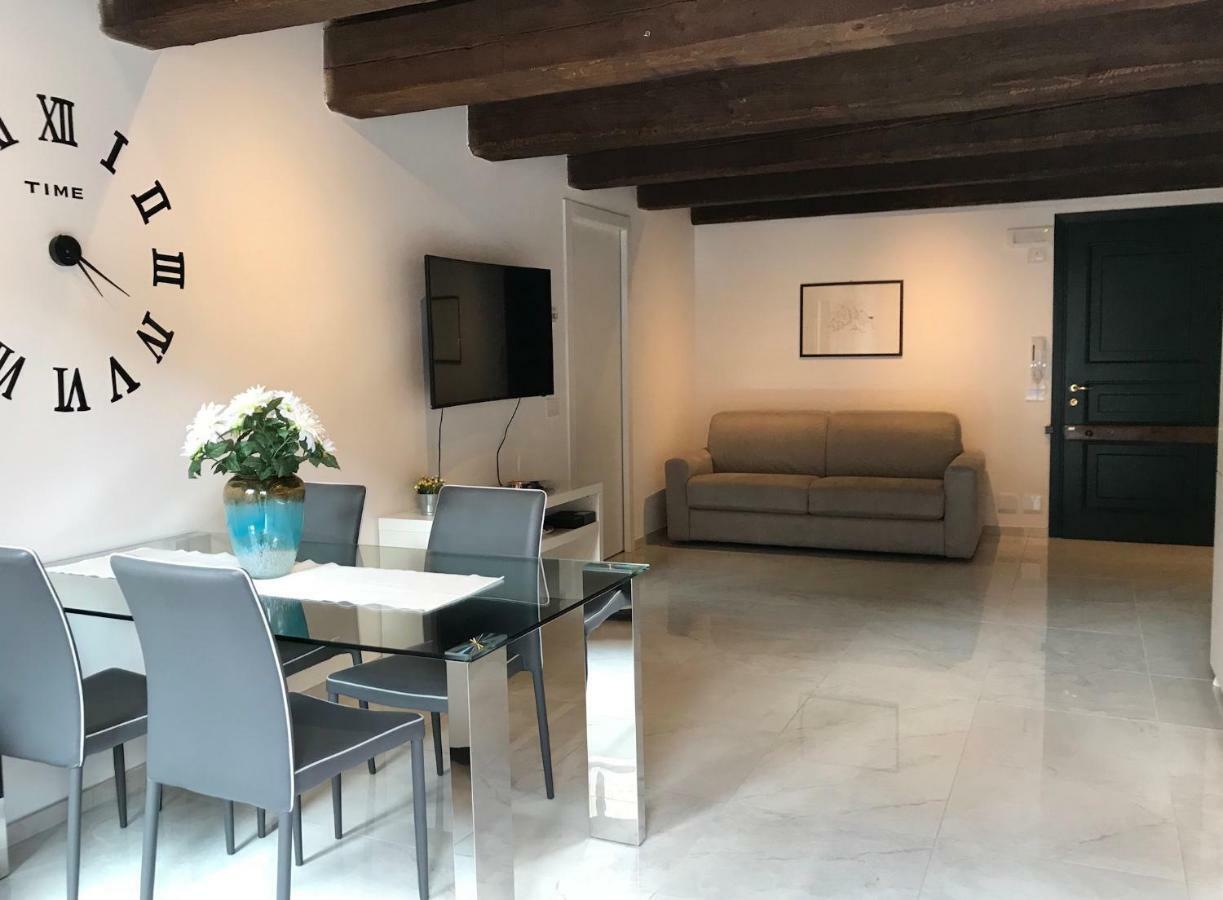 Moderno Affaccio Su Via Mazzini Apartment Ferrara Exterior foto